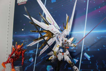 戦闘ダメージを表現した「METAL ROBOT魂 ＜SIDE MS＞ マイティーストライクフリーダムガンダム 最終決戦 Ver.」は11月30日まで予約受付中！【#魂ネイションズ】