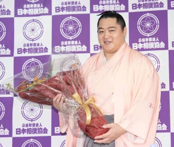 元小結遠藤「悔いは一切ない」　人気力士が引退会見