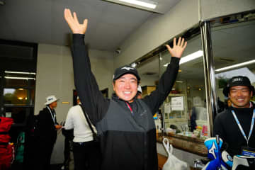 シーズン終盤でようやく…杉浦悠太「苦労があっての優勝」で米ツアー2次予選会へ弾み