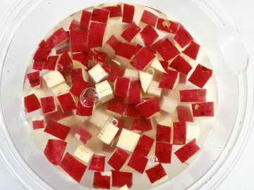 作ってもすぐなくなる！　サツマイモを小さく角切りして…「手が止まらない」【最強おやつ】