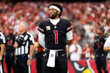 オフシーズンの決断が迫る中、カーディナルスでの将来に疑問符が点灯するQBマレー