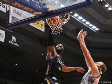 B1三遠が接戦の末に琉球を撃破…ヌワバが30得点11リバウンドの大活躍