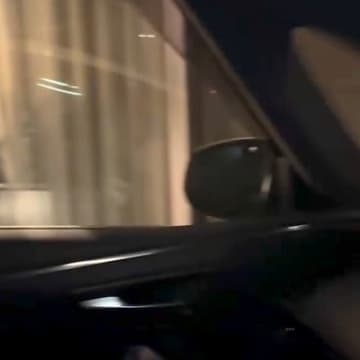 『車に乗ったら左を向いてはいけない理由』出かけようとした時、窓際を見たら…帰りたくなる『まさかの光景』が32万再生「辛すぎｗ」「ツボった」