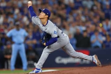 「野球で泣いてもいい！」山本由伸“涙の瞬間”をドジャース公式カメラマンが公開！“アメージング”な第７戦の振り返りムービーも