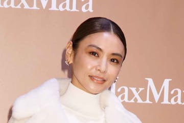 滝沢眞規子さん、リアルすぎるYouTube撮影の裏側を公開　1人で黙々と作業する姿に称賛の声「リスペクトです」