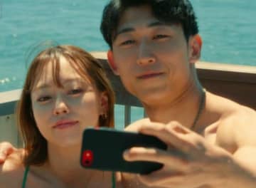 34歳わがままボディのミスインターナショナル美女、筋肉隆々イケメン男性とジャグジー混浴！刺激的な姿に陣内智則も興奮「これちょっと！」