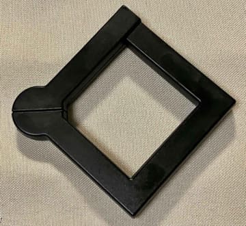 【ダイソー】その荷物、置き場に困ってませんか？バッグのお助け便利グッズ２選