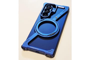 [本日の一品]Blue on Blueの極致！　Galaxy Z Fold7のケースに”AeroFrame Bumper for Galaxy Z Fold7”を選んだ