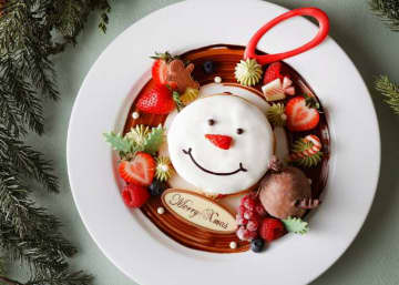 ザ ストリングス 表参道で味わう「クリスマス パンケーキ」♡いちご香るスノーマンリースが可愛すぎる