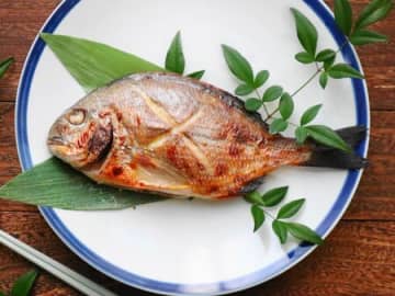 天然魚クエスト！冷凍するとどうなる？　ヘダイを丸ごと塩麹焼き