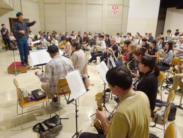 ブラバン部員ら86人が集結、62年前に部を創設の恩師に捧ぐコンサート　綾瀬市で30日に