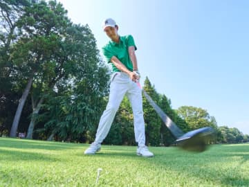 ヘッドを最大限に加速させるには下半身の動かしすぎはNG！正解は…!?