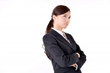 夜22時開始のWeb面接、担当者は「上の空」で別作業　40代女性が愕然とした理不尽な対応