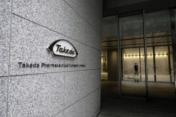 武田薬品【4502】の配当は？ 連続増配でも株価停滞のナゼ　新薬25年度に申請見込み、デング熱ワクチン好発進で上昇なるか