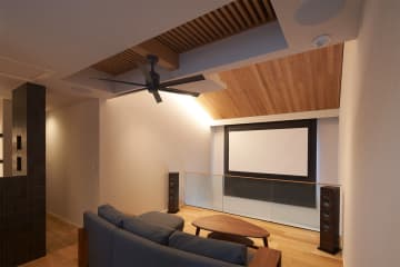 専用室より開放的でリビングより特別な“セカンドリビング・シアター”