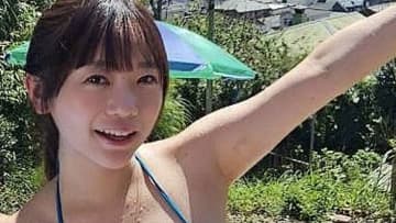 佐野なぎさ、青空とプールともっちりと