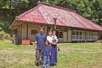 【憧れの古民家で暮らす】里山に見つけた築200年の家．大工さんの力を借りて再生中！【栃木県茂木町】