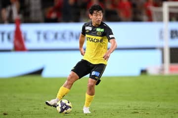 優勝争い真っ只中で大怪我「彼のためにも」　25歳ボランチが半月板損傷で長期離脱へ「想いを繋ごう」