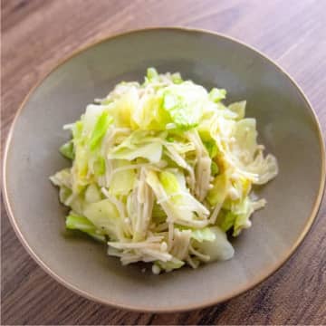 【キャベツとえのき、冷蔵庫にあったら試して】「バターの香りが食欲をそそる」レンジで簡単おかずレシピ