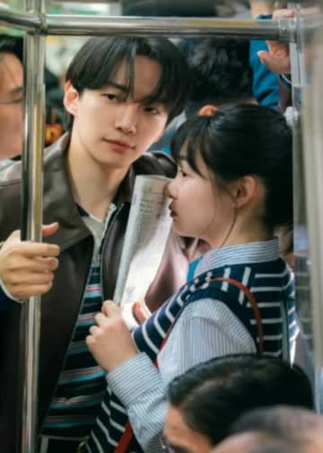 「テプン商事」イ・ジュノ（2PM）＆キム・ミンハ、すぐにでも届く距離…このくらいなら「地下鉄がキューピット」