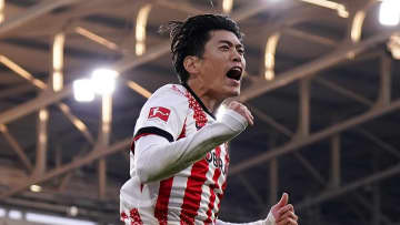 『夢のようなシュートを突き刺した』24歳日本代表MF、ドイツでの日本人対決で無慈悲ゴール！