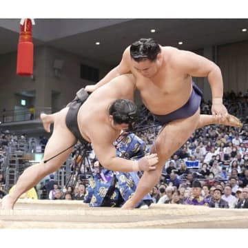 金星配給ペース歴代2位！横綱豊昇龍を襲う負の連鎖…初日黒星発進で“取材拒否”の体たらく