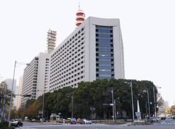 現行犯逮捕後に容疑者死亡　警視庁、保護シートで拘束