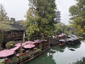 雨中に広がる烏鎮の風景　中国浙江省