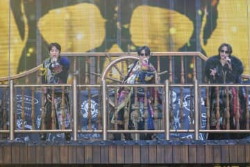 KAT-TUN、異例の解散後ライブで涙　亀梨和也「プライドであり、美学であり、誇りでした」