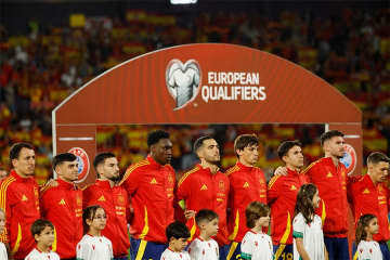 欧州強豪国が新ユニでサプライズ「素敵な気遣い」　スポンサーの粋な振る舞いに反響「乗れてラッキー」