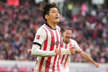 24歳日本人が待望のリーグ初ゴール「勝利の道を開いた」　豪快ボレー弾に喝采「甘い守備を突いた」