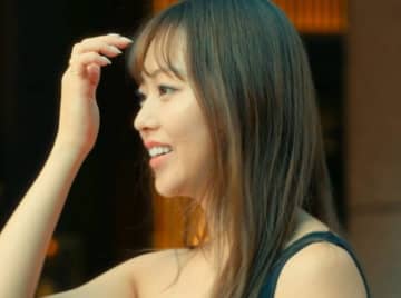 スタイル抜群！34歳ミスインターナショナル美女に視線集中「めっちゃかわいい」「身長高い」