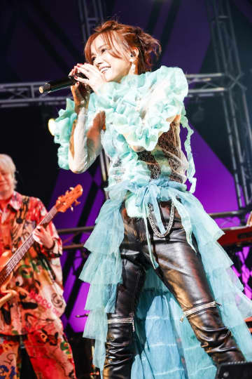 【ライブレポート】相川七瀬、デビュー30周年記念ライブで豪華共演。2026年11月には武道館公演発表も