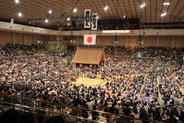 大相撲初日の花道で発見「あれ？」　一般客に混じり…気づいた視聴者「ご本人だった」