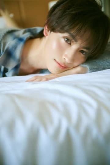 増子敦貴、アート作品のような美しすぎるカレンダー発売 写真集級の美麗カットで魅せる究極の“アートカレンダー”