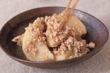 【100文字レシピ】簡単なのに栄養バランス満点！野菜×肉のサブおかず2選「五目とろろ」「長芋のそぼろ煮」