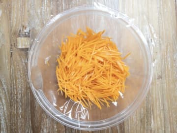 「にんじんレシピの最適解はこれだった！」「レンジで簡単なのに美味しい！」人参の明太子和え