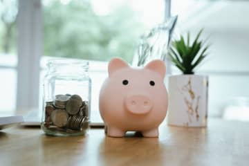 年金受給を66歳からにしたい！ 65歳定年世代が“1年無収入”になったら貯金はどれだけ必要？