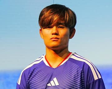 久保建英が渋谷に出現した“巨大タケ像”に「そこまで大きいと思ってなかったので、ビックリした」。JFA×アディダスW杯新ユニ発表イベント開催