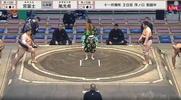 「さすがに目立つでしょw」大相撲中継、最初の取組前から“ポツン”とミュージシャンの姿「好きすぎる」「これはガチ」驚きの声