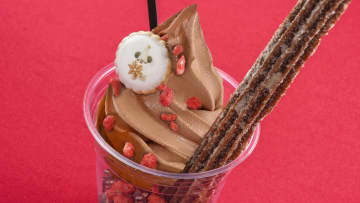 アイスの上に“リルリンリン”！ディズニーランドのクリスマスメニューを林佑香キャスターが実食！心温まるデザイングッズも