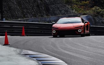 ランボルギーニの最新PHEV「テメラリオ」試乗 1万rpmまで回るエンジンはまるでフルパワーにしたリッターバイクの世界観