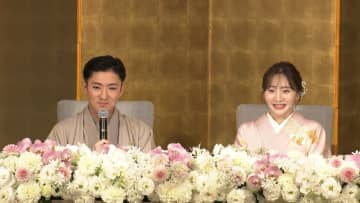 金屏風の前で婚約指輪披露も！中村橋之助さんと元乃木坂46能條愛未さんが婚約会見「「幸せです！」プロポーズはハワイのレストランで