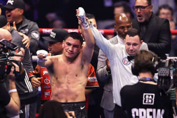 立ったまま失神の衝撃…「何が起こった？」　海外ボクシングTKO劇に騒然「この男は怪物だ」