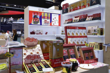 第8回中国輸入博の会場で世界のグルメが人気