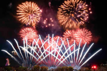 秋の花火大会「万博夜空がアートになる日 2025」大阪・万博記念公園で、音楽と融合する15,000発