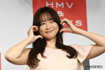 森香澄、美背中ドレスで魅了　清純と妖艶が交差する瞬間