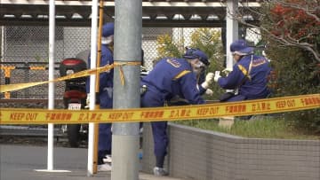 “細長いナイフ”で殺害か…刃は折れ血のようなもの　防犯カメラの「被害者ともみ合う男」に似た暴行事件容疑者の関係は