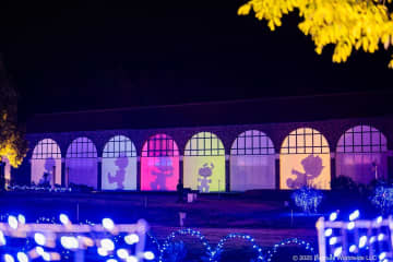 「ピーナッツ」スヌーピーのイルミネーションが愛媛・今治のタオル美術館で、クリスマスディナーコースも