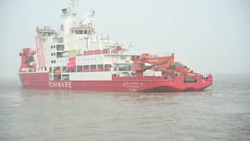 中国南極観測船「雪龍号」、過去最高の積載量で南極へ